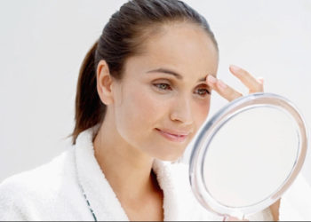 Saiba como manter o viço da pele depois de uma noite mal dormida