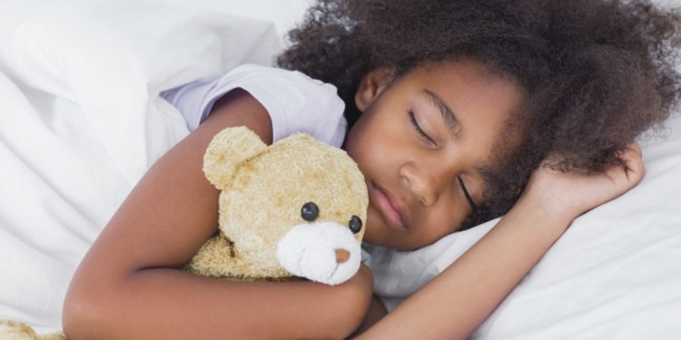 Apneia Obstrutiva do Sono em crianças requer atenção dos pais