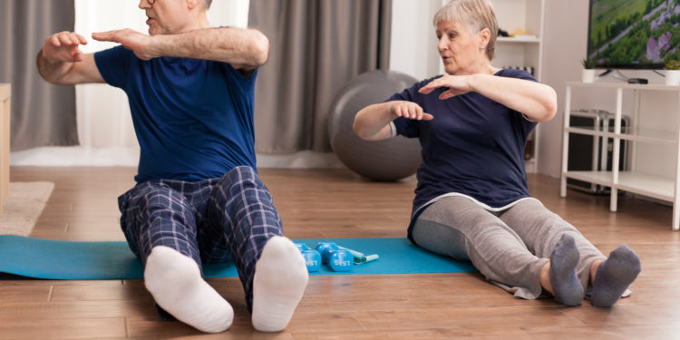 Prática de atividade física aliada da pandemia pode ser feita em casa