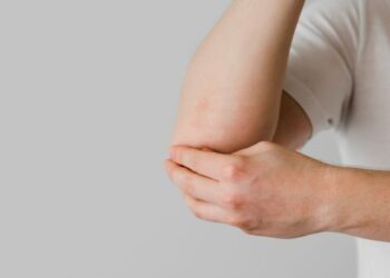 Cotovelo do tenista: sintomas, causas e tratamentos