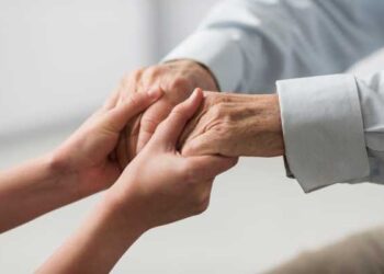 Curso online aborda o cuidado ao idoso em tempos de pandemia