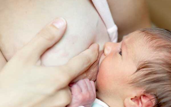 SBP recomenda vacinação contra a covid-19 em lactantes