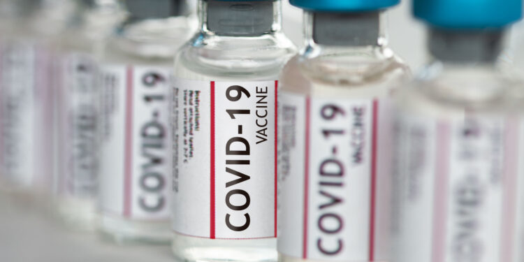 Vacina: Brasil receberá 842,4 mil doses da Pfizer