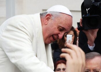 Estenose diverticular: o problema que levou o Papa Francisco a passar por cirurgia