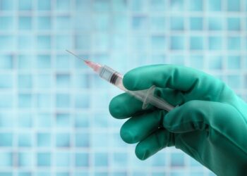 Cientistas buscam voluntários para testes de vacina contra o HIV