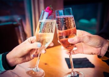 Um brinde com espumante e zero de álcool