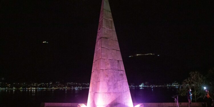 Não Esqueça a Hanseníase ilumina o Rio de roxo