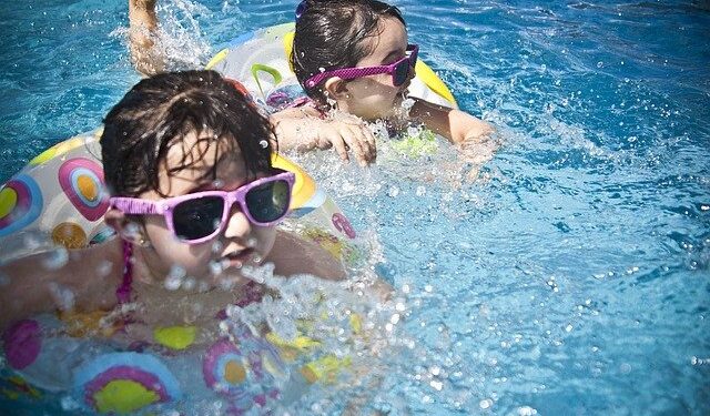 Hidratação: cuidados com a criançada no verão
