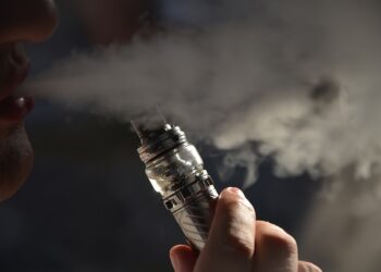 Como o cigarro eletrônico faz mal à saúde