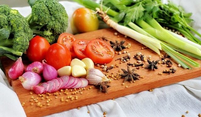 Brasileiros não seguem dieta saudável e sustentável