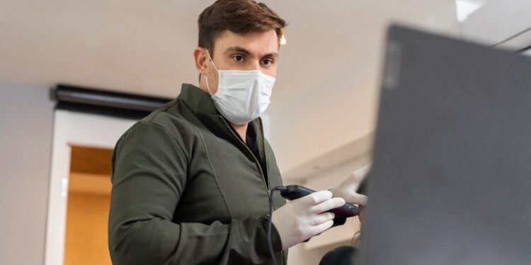 Técnica reduz riscos na harmonização orofacial