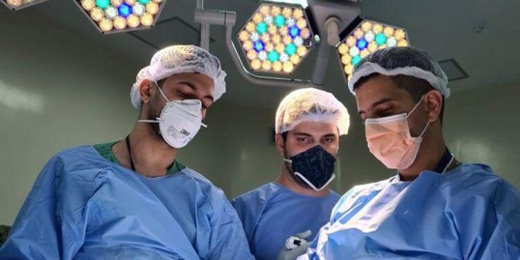 Núcleo baiano reúne dados sobre cirurgia robótica