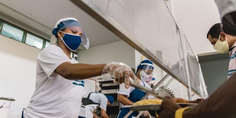 Restaurante Popular no clima da Semana Santa