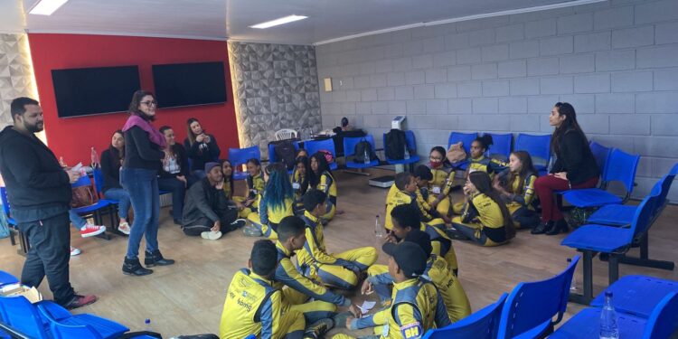 Oficina sobre bullying para crianças da rede municipal