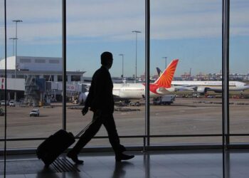 Aeroportos: uso de máscaras permanece obrigatório