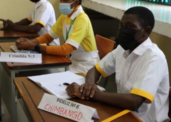 Em Moçambique OMS apoia futuros médicos