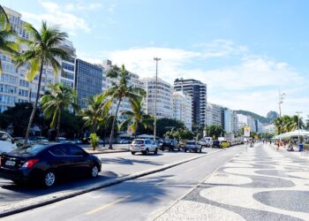 Caminhada, saúde e informação em Copacabana