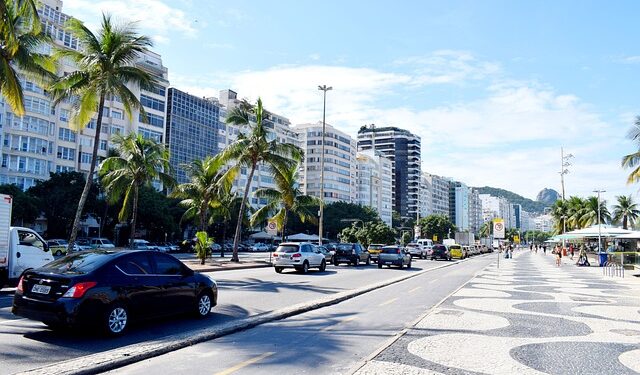 Caminhada, saúde e informação em Copacabana