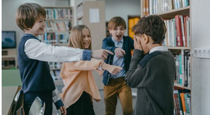 Um em cada dez estudantes é vítima de bullying
