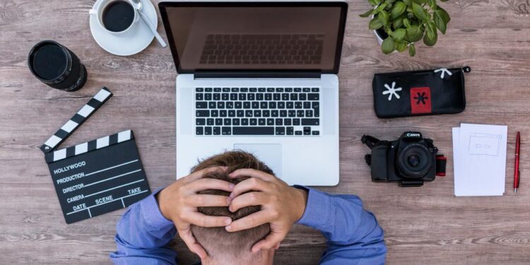 Burnout afeta 1 em cada 5 brasileiros