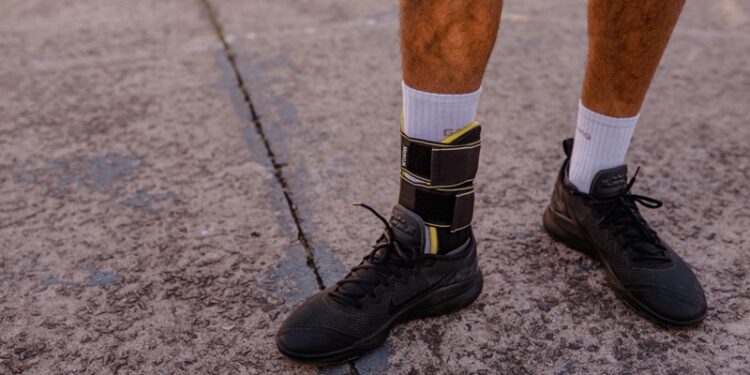 Como tratar uma entorse no tornozelo?