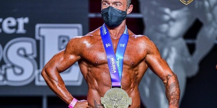 Empresário dribla rotina e se torna fisiculturista