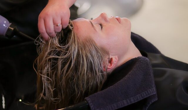 7 passos para lavar o cabelo corretamente