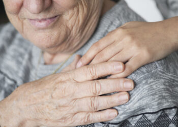 Cuidados de idosos com demência