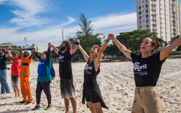 Dia Mundial dos Oceanos com “Aquele abraço”