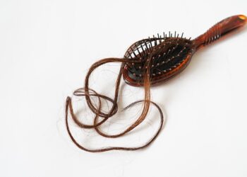 Por que acontece a perda progressiva de cabelo