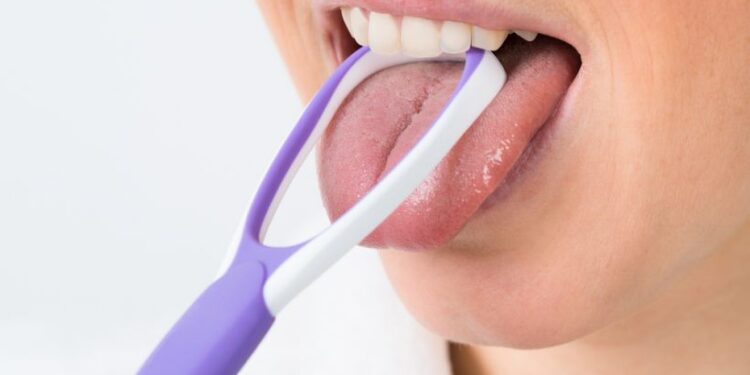 Limpador de língua evita o mau hálito?