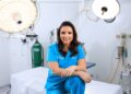 Médica baiana lidera mudança vocal de mulheres trans no Brasil