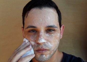 Ácido salicílico: um poderoso ativo no combate à acne