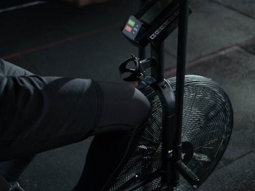 Do hot yoga ao spinning aquecido: vale a pena treinar em altas temperaturas?