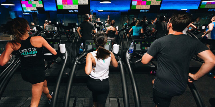 Xponential Fitness perde quase 20% em valor após anúncio de saída do CEO