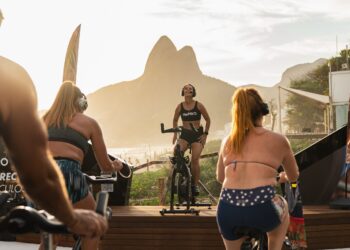 Rio Academia YoPRO transforma Ipanema em espaço de bem-estar gratuito no verão